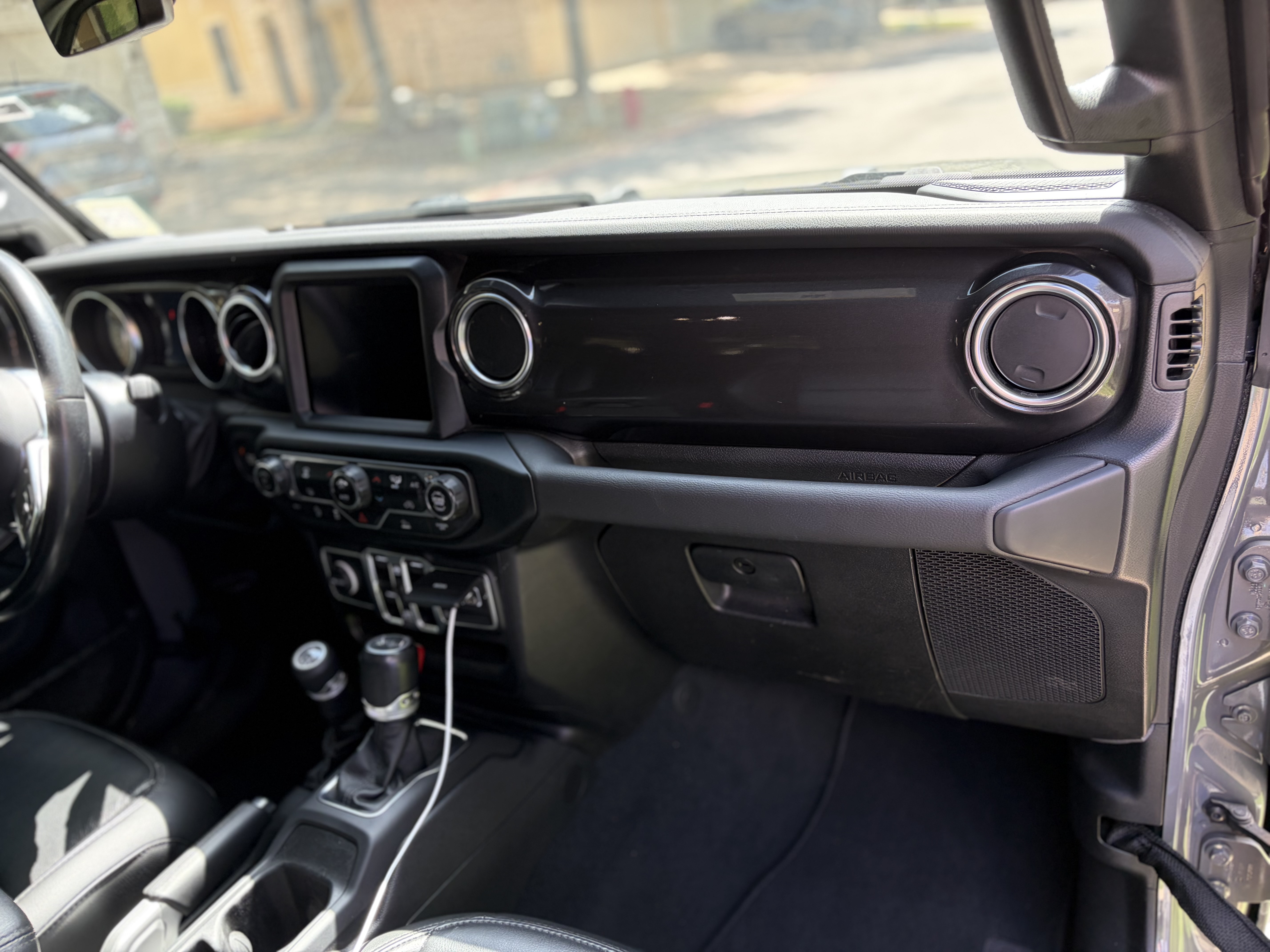 Used 2022 Jeep Wrangler Unlimited Sahara AWD/4WD image 10
