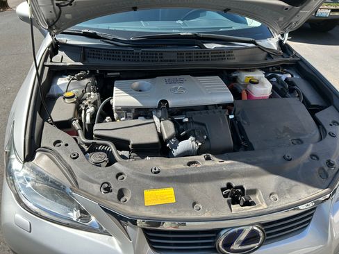 Used 2012 Lexus CT 200h Premium w/ Leather Pkg FWD image 6