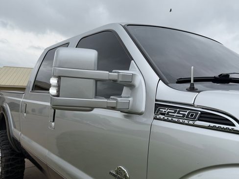 Used 2015 Ford F250 Lariat w/ Lariat Ultimate Package AWD/4WD image 12
