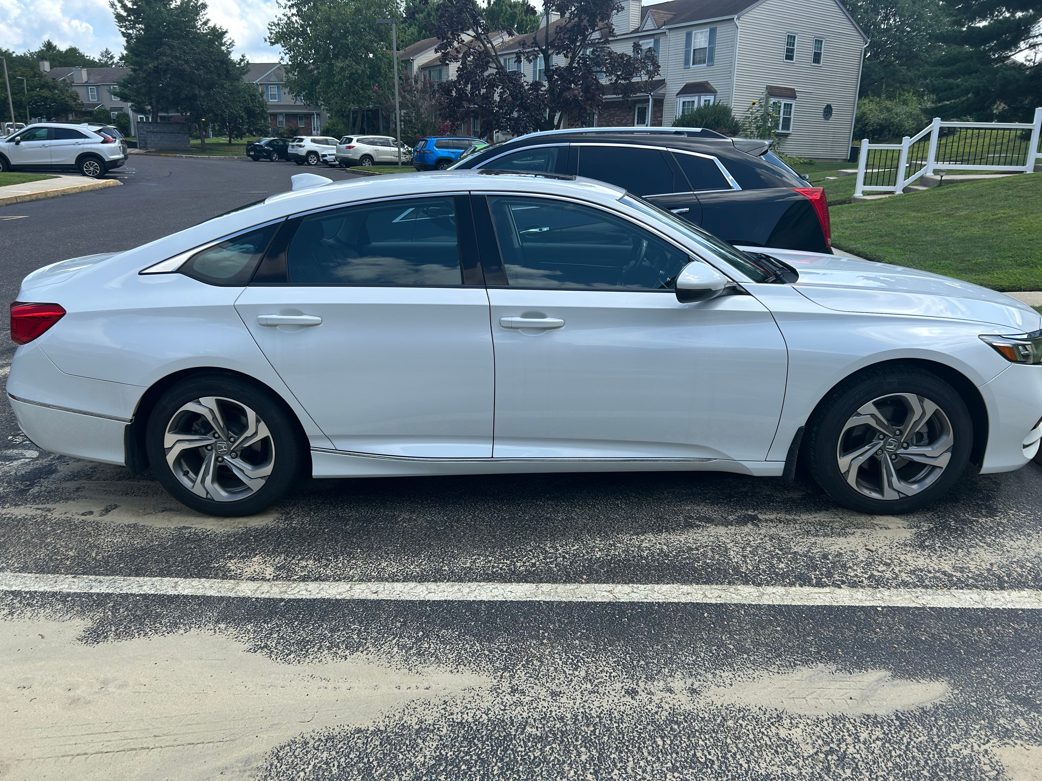 Used 2018 Honda Accord EX-L image 9