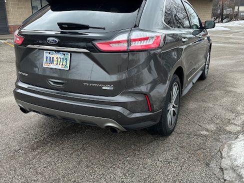 Used 2019 Ford Edge Titanium w/ Equipment Group 301A image 9