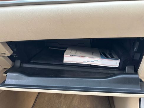 Used 2015 Lexus ES 300h image 22