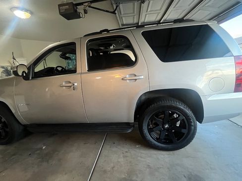 Used 2013 Chevrolet Tahoe LT image 2