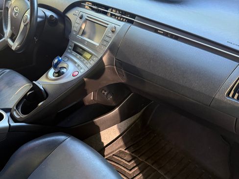 Used 2012 Toyota Prius Four FWD image 12