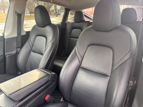 Used 2023 Tesla Model Y Long Range image 11