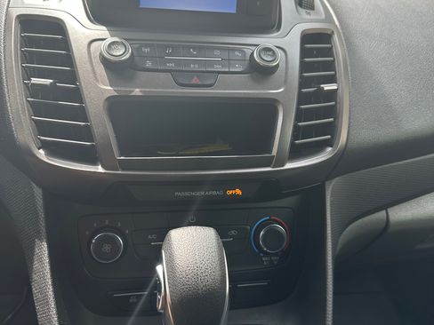 Used 2020 Ford Transit Connect XL image 4