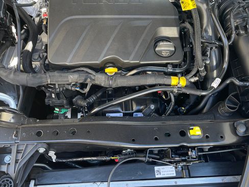 Used 2025 Chevrolet Trax LT w/ Driver Confidence Package image 20