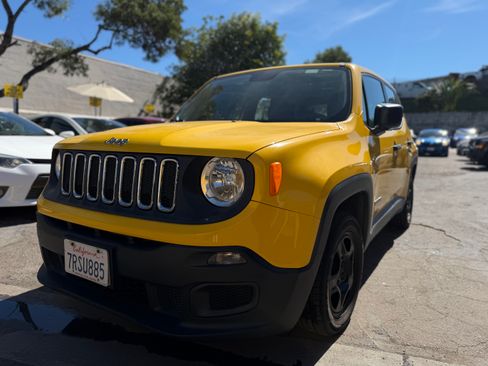 Used 2015 Jeep Renegade Sport w/ Power & Air Group image 18