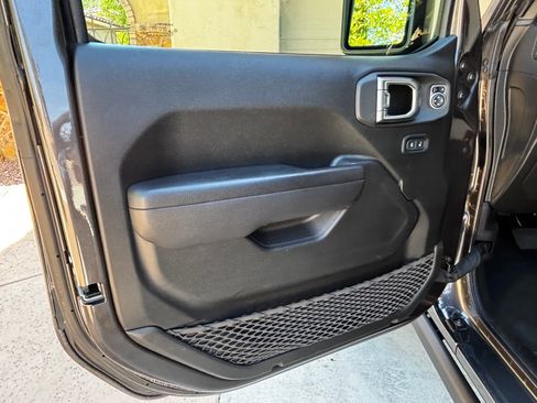 Used 2023 Jeep Wrangler Sport AWD/4WD image 9