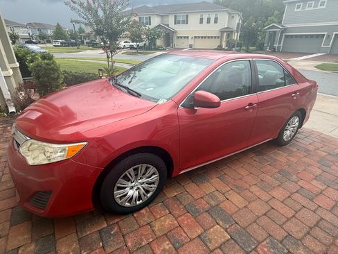 Used 2012 Toyota Camry LE FWD image 4