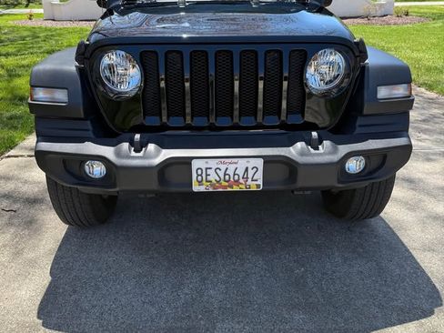 Used 2022 Jeep Wrangler Sport image 16
