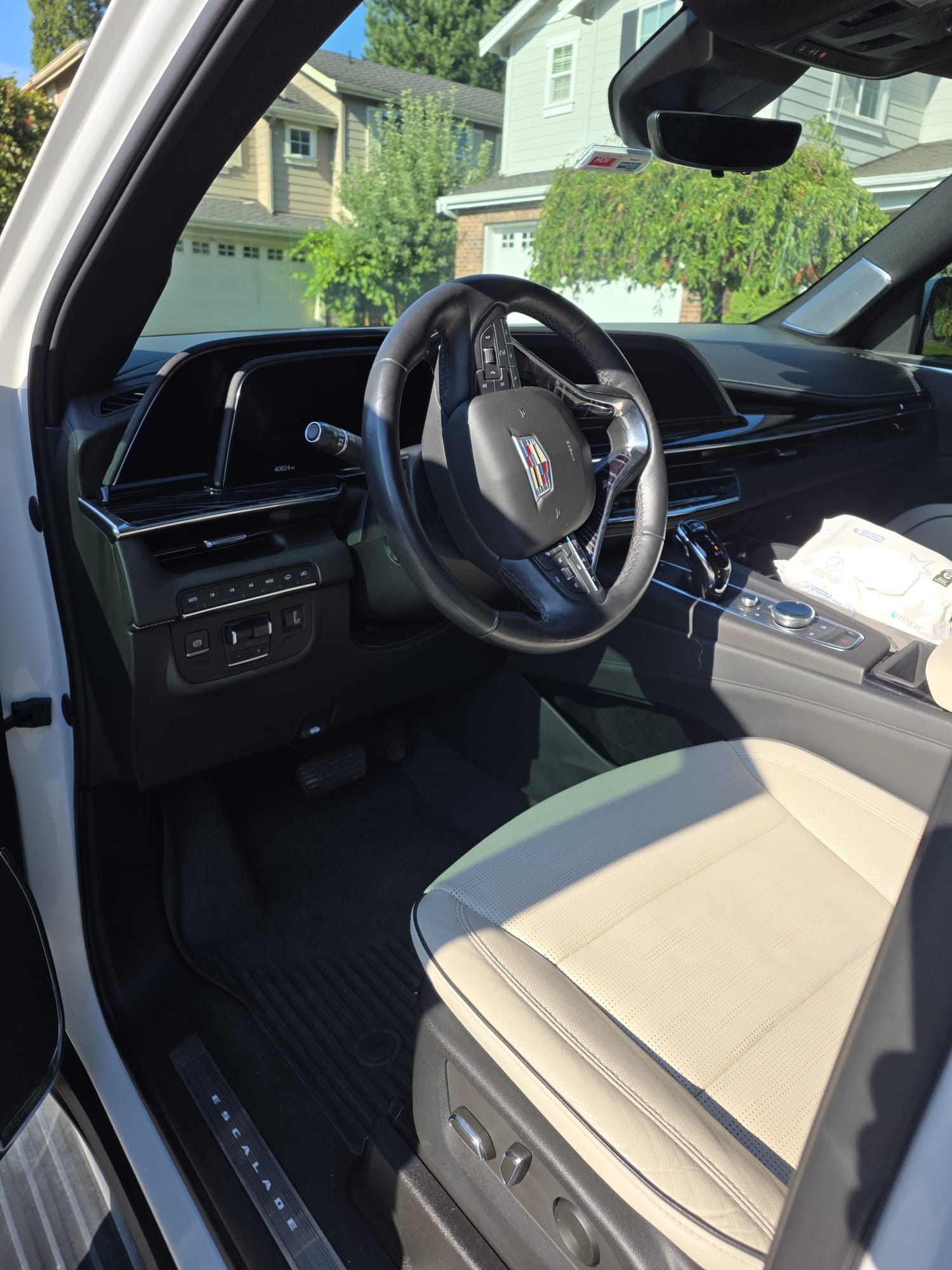 Used 2022 Cadillac Escalade ESV Sport w/ Touring Package AWD/4WD image 6