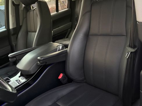 Used 2017 Land Rover Range Rover HSE image 19