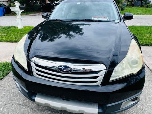 Used 2011 Subaru Outback 2.5i Limited w/ PWR Moonroof Pkg AWD/4WD image 5