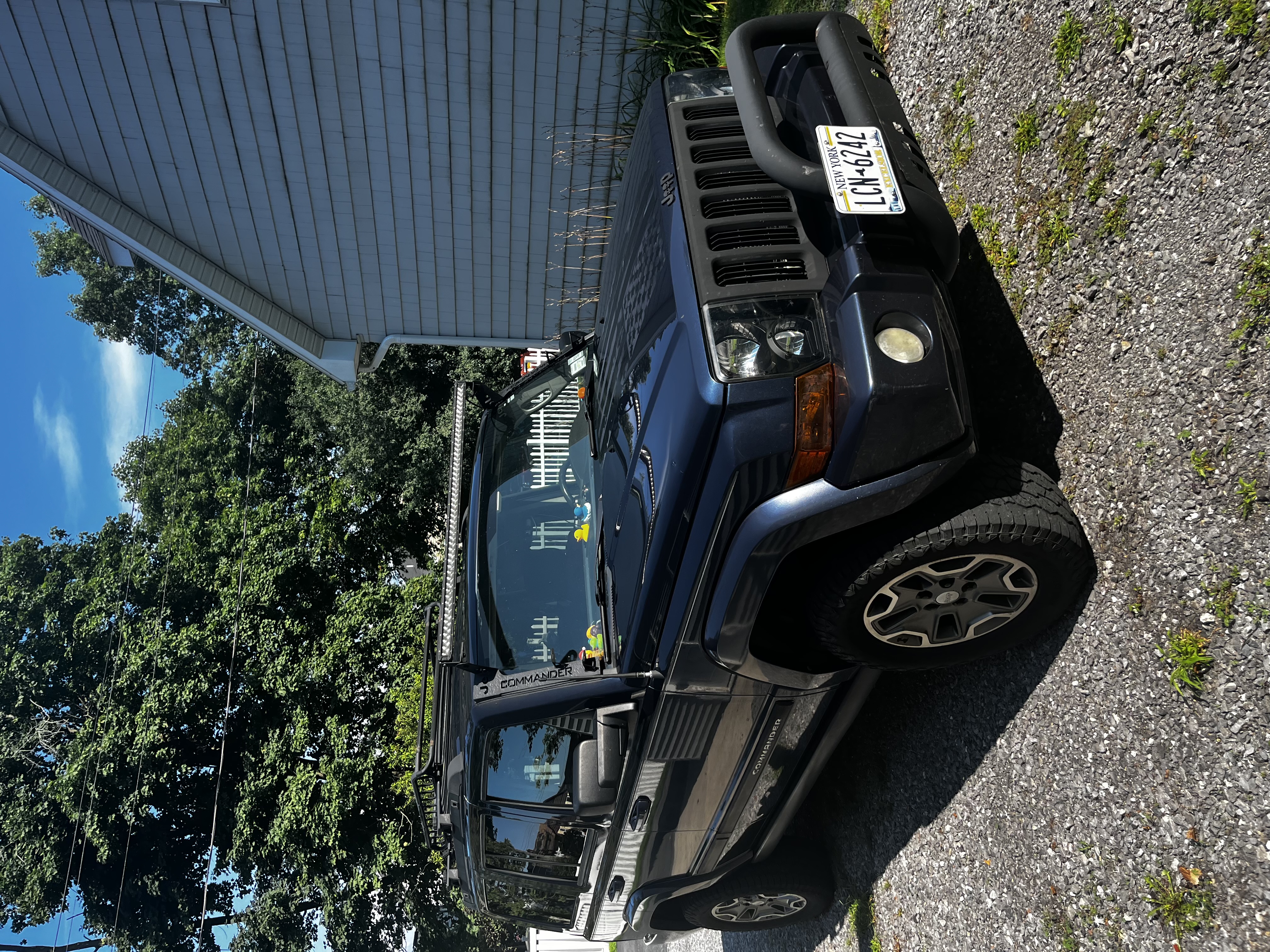 Used 2010 Jeep Commander Sport w/ Sun/Sound Group AWD/4WD image 10