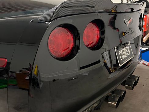 Used 2005 Chevrolet Corvette Coupe w/ Preferred Equipment Group RWD image 8