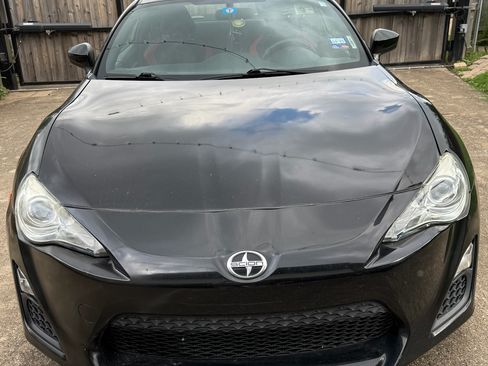 Used 2015 Scion FR-S image 2