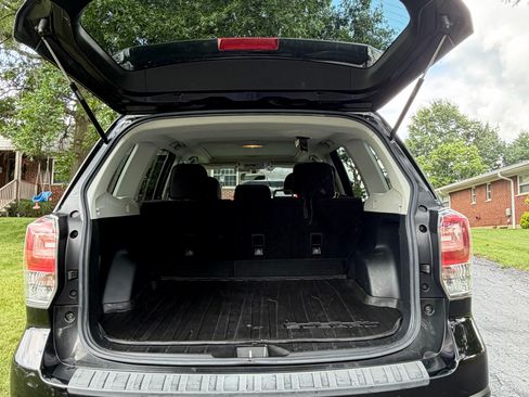 Used 2017 Subaru Forester 2.5i Premium AWD/4WD image 6