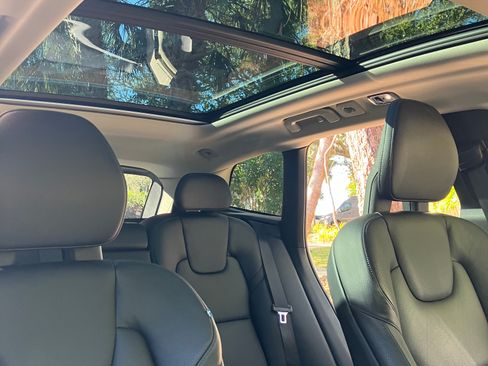 Used 2018 Volvo XC60 T6 Inscription w/ Convenience Package image 25