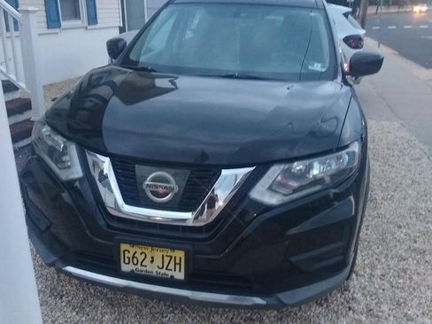 Used 2017 Nissan Rogue S AWD/4WD image 4