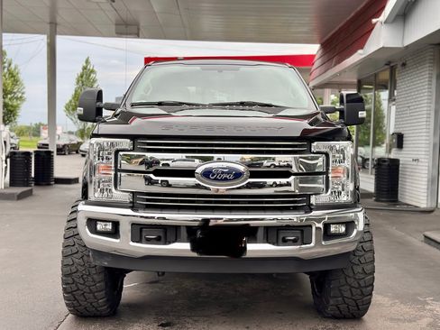 Used 2017 Ford F250 Lariat w/ Lariat Value Package image 2