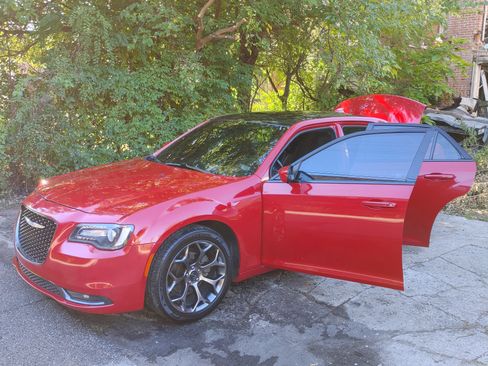 Used 2016 Chrysler 300 S image 15