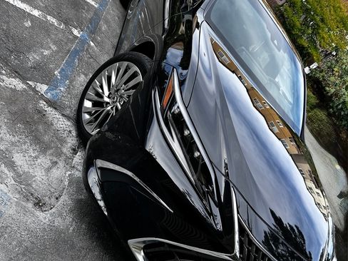 Used 2022 Lexus ES 300h w/ Luxury Package image 1