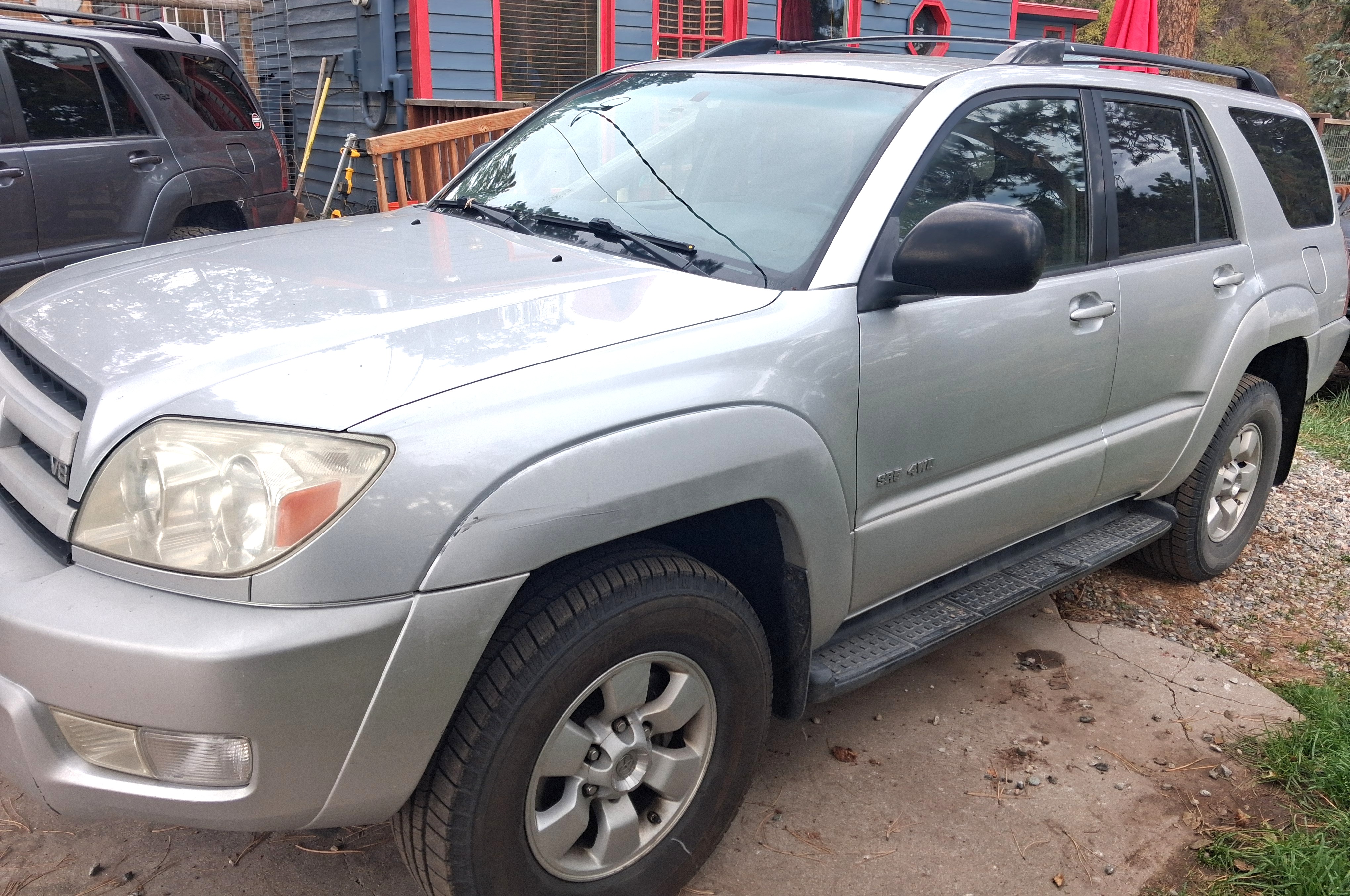 Used 2004 Toyota 4Runner SR5 AWD/4WD image 2