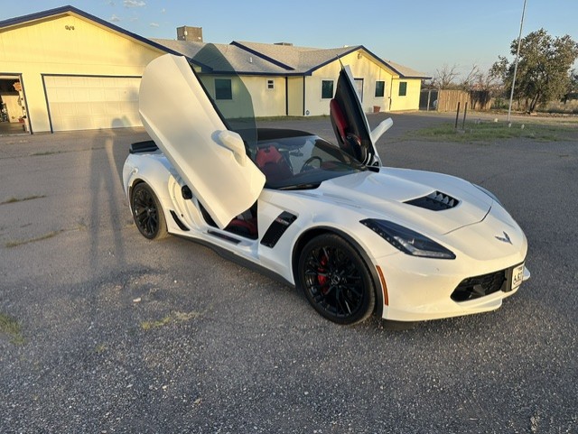 Used 2016 Chevrolet Corvette Z06 w/ 3LZ Preferred Equipment Group RWD image 10