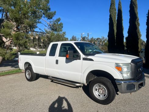 Used 2015 Ford F250 XL w/ Power Equipment Group image 6