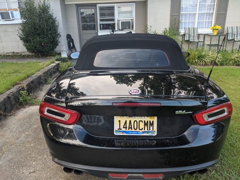 Used 2017 FIAT 124 Spider Classica image 4