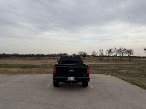 Used 2018 Chevrolet Silverado 1500 LT w/ Texas Edition image 6