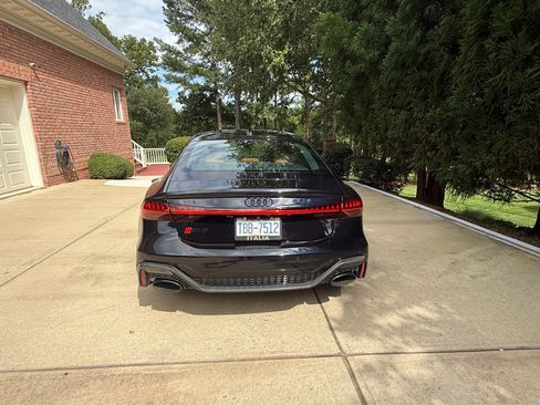 Used 2025 Audi RS 7 Performance w/ Matte Carbon Package image 10