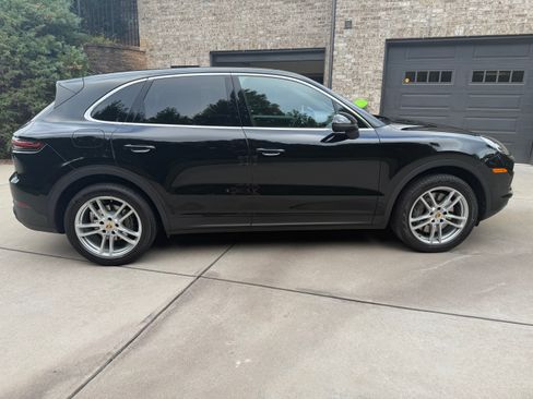 Used 2021 Porsche Cayenne S AWD/4WD image 9