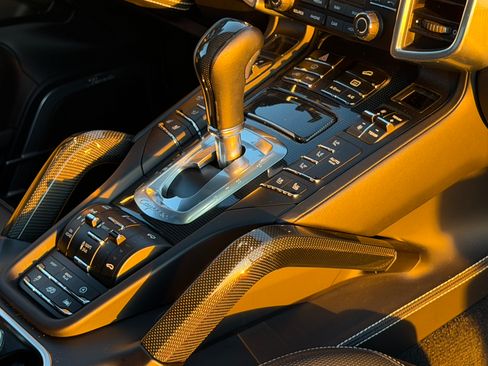 Used 2018 Porsche Cayenne Turbo S w/ Premium Package Plus image 17