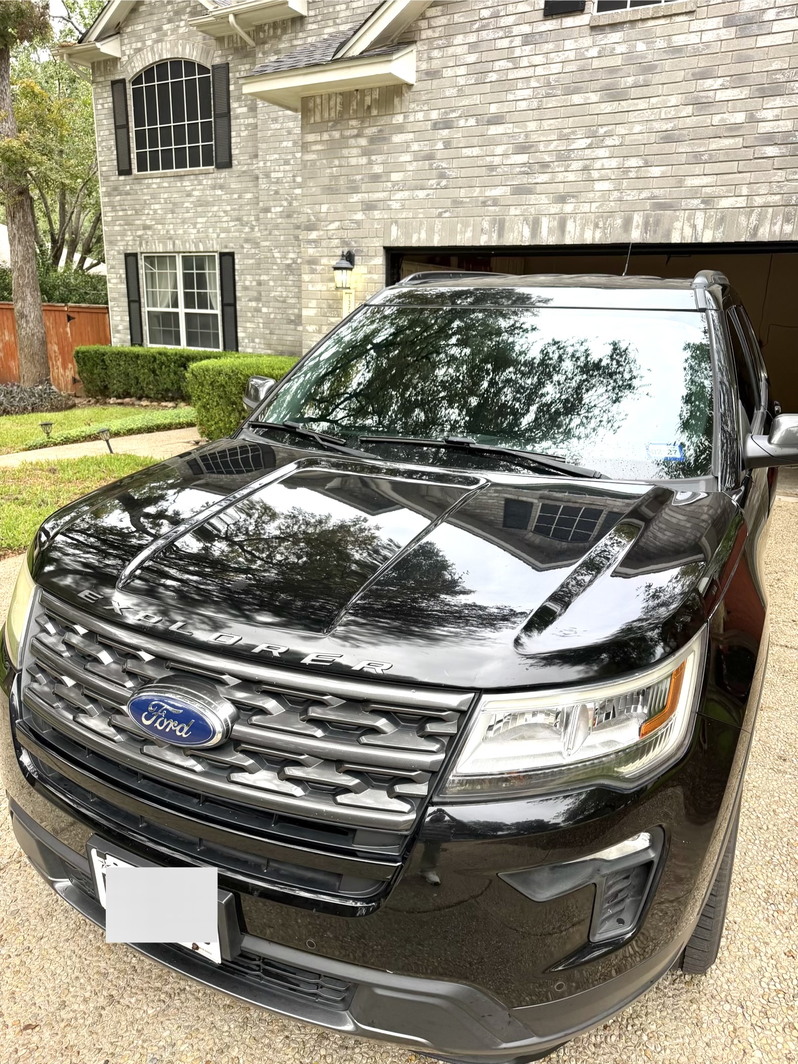Used 2018 Ford Explorer XLT w/ Equipment Group 202A FWD image 12
