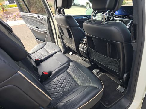 Used 2014 Mercedes-Benz GL 550 4MATIC image 10