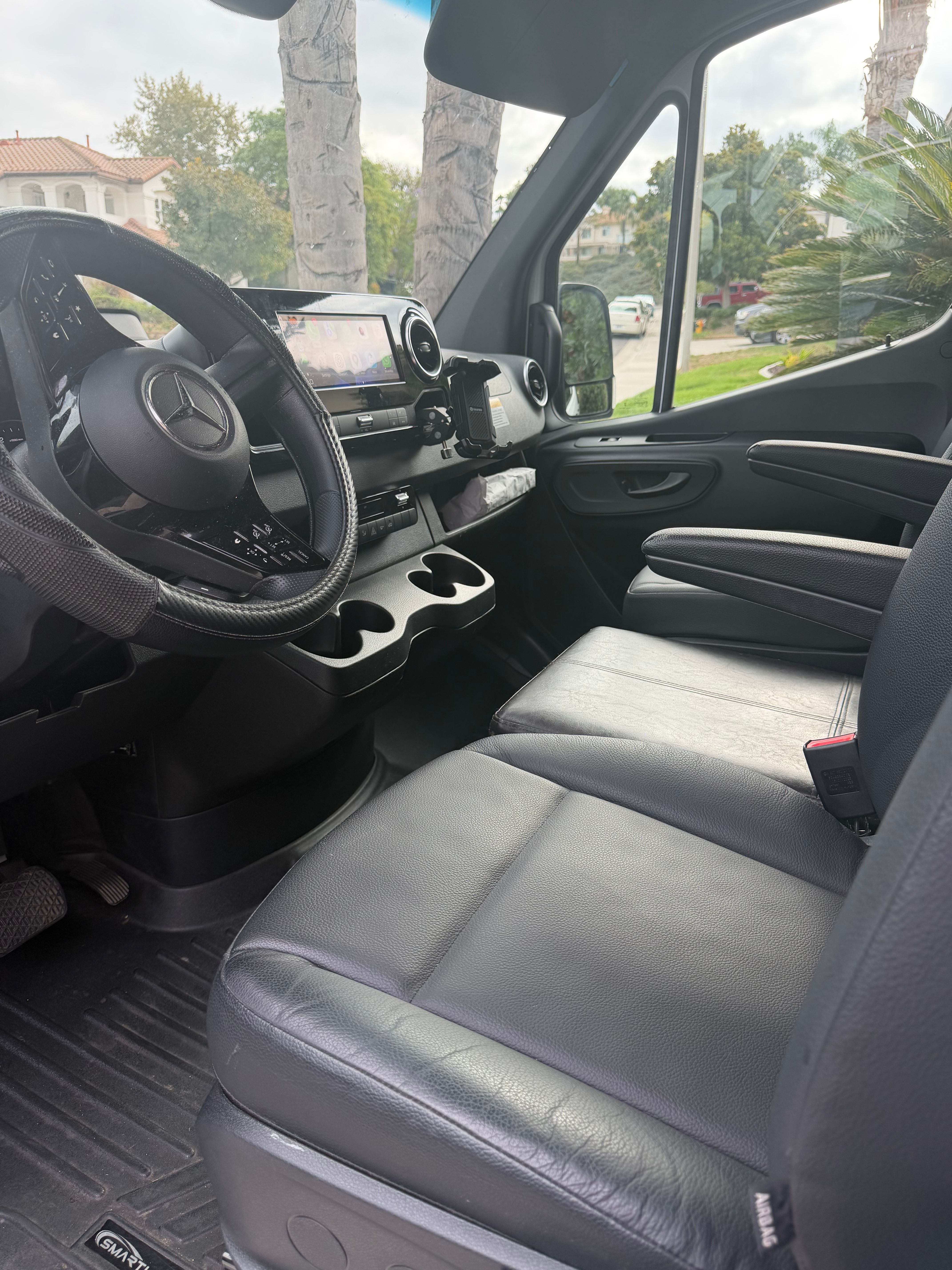 Used 2025 Mercedes-Benz Sprinter 3500 image 4