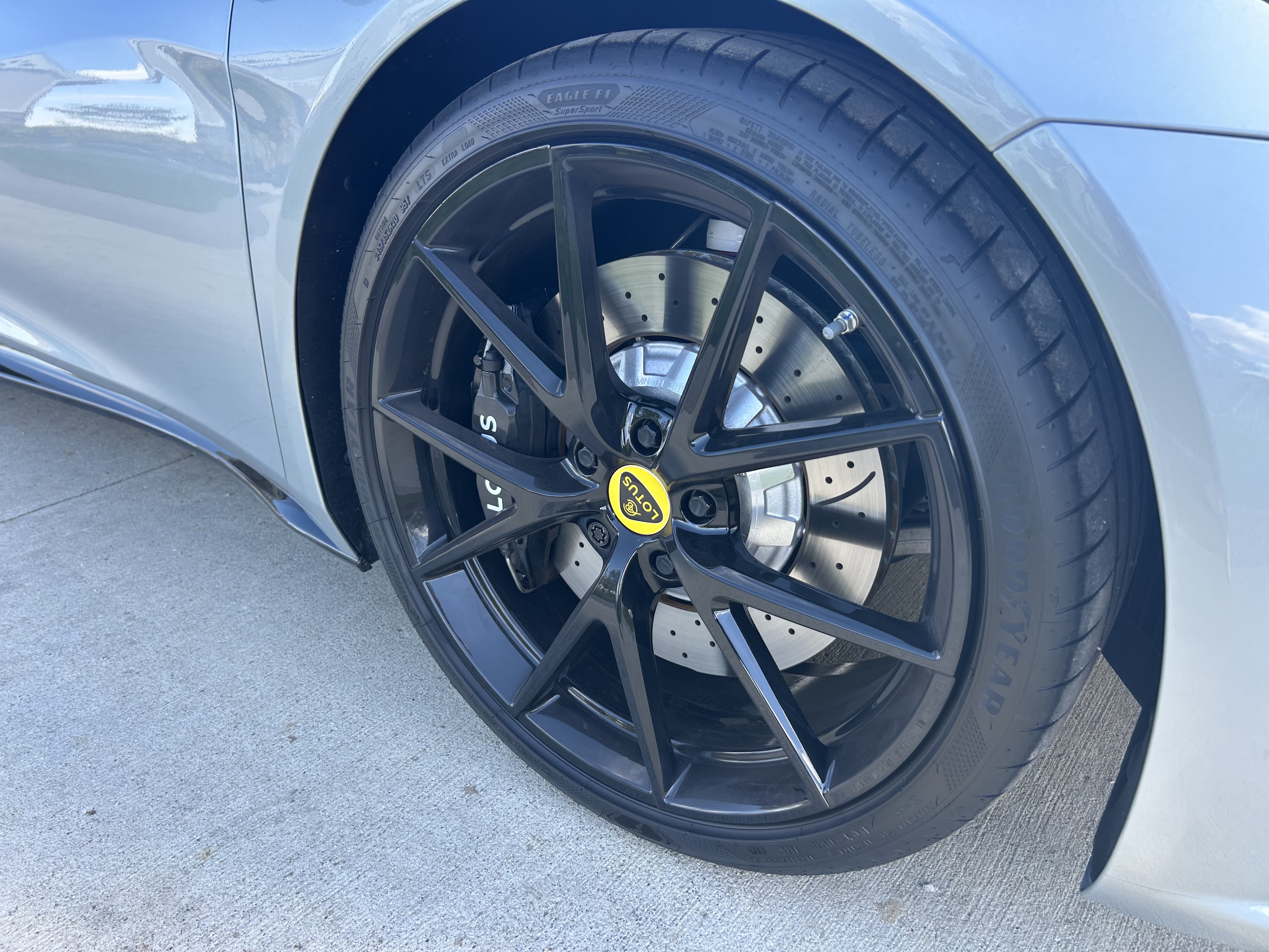 Used 2026 Lotus Emira SE RWD image 19