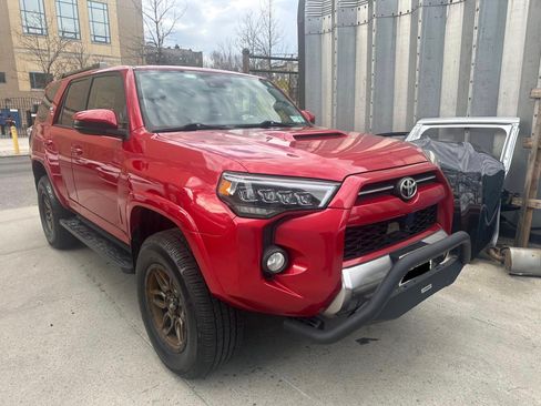 Used 2020 Toyota 4Runner TRD Off-Road AWD/4WD image 14