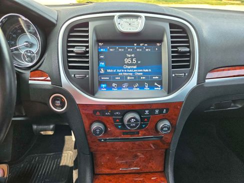 Used 2013 Chrysler 300 Touring w/ Driver Convenience Group RWD image 12