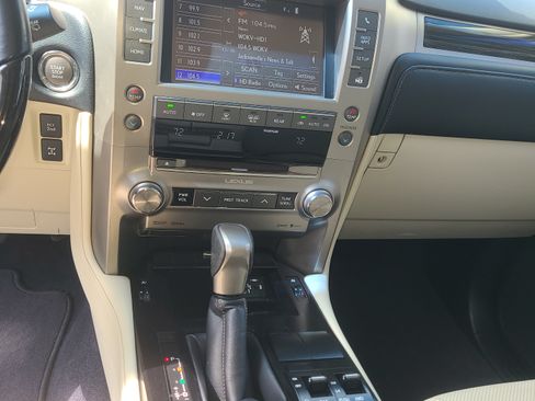 Used 2021 Lexus GX 460 Premium w/ Premium Package image 15