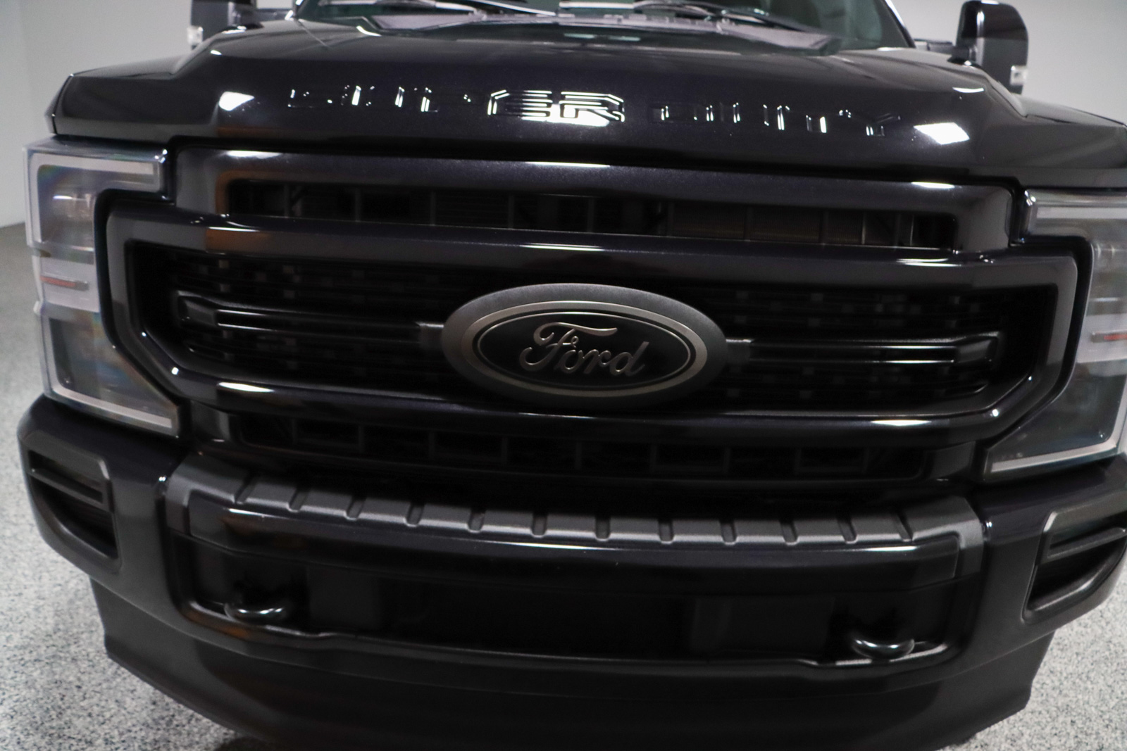 Used 2022 Ford F250 Lariat w/ Black Appearance Pkg AWD/4WD image 24
