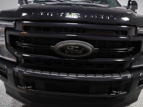 Used 2022 Ford F250 Lariat w/ Black Appearance Pkg AWD/4WD image 24