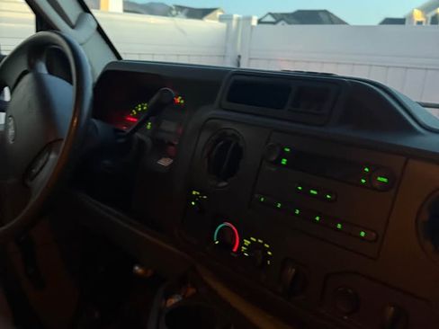 Used 2019 Ford E-350 and Econoline 350 Super Duty image 5