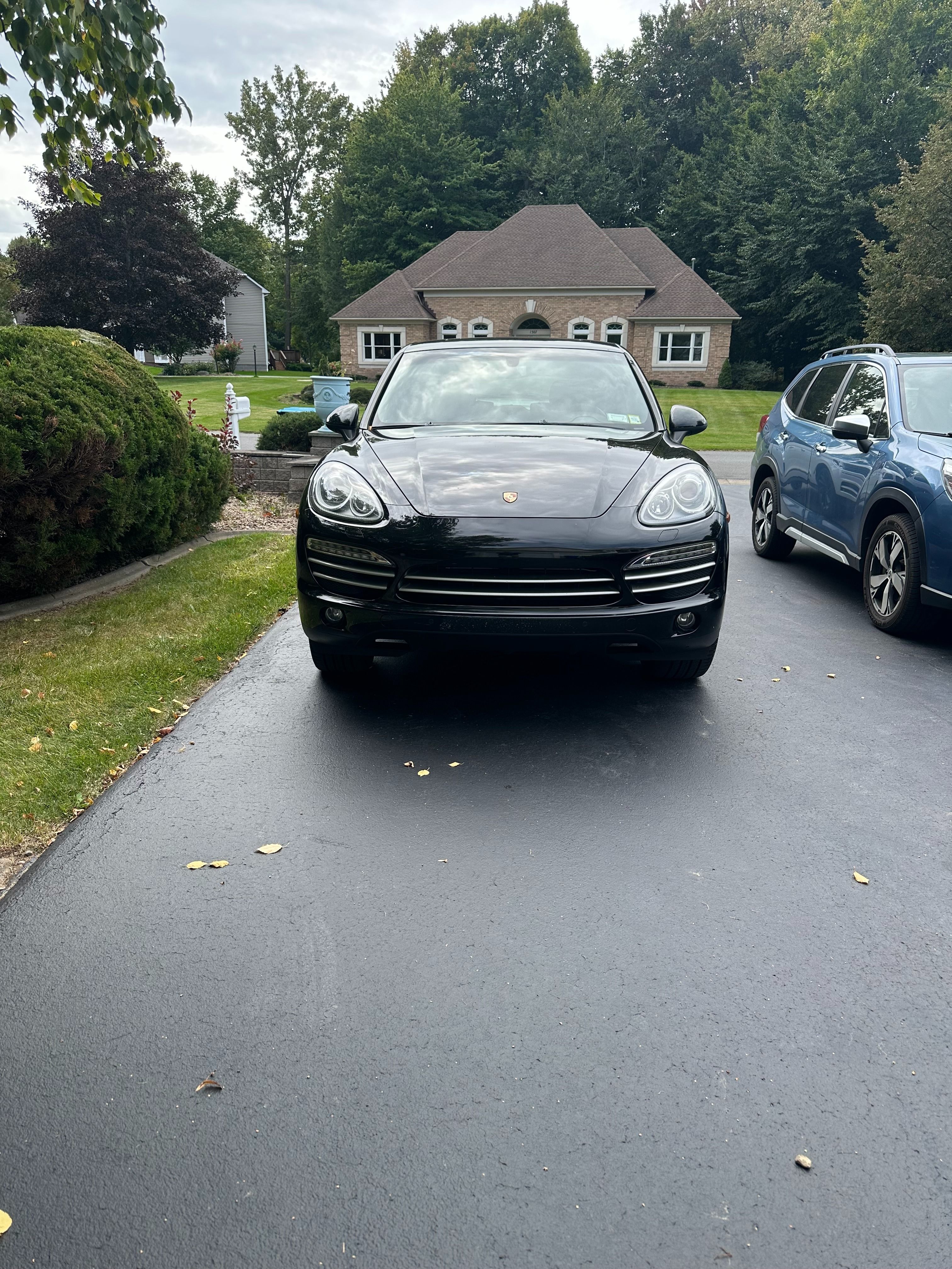 Used 2014 Porsche Cayenne Platinum Edition AWD/4WD image 1