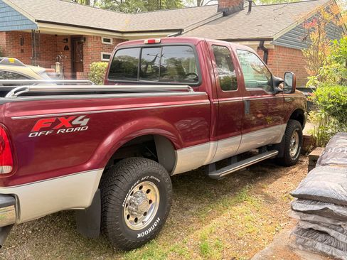 Used 2004 Ford F250 XLT AWD/4WD image 4