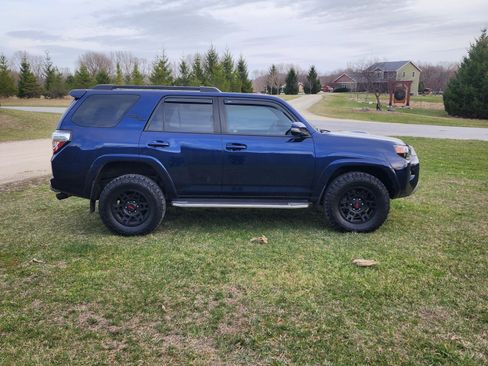 Used 2019 Toyota 4Runner TRD Off-Road Premium image 8