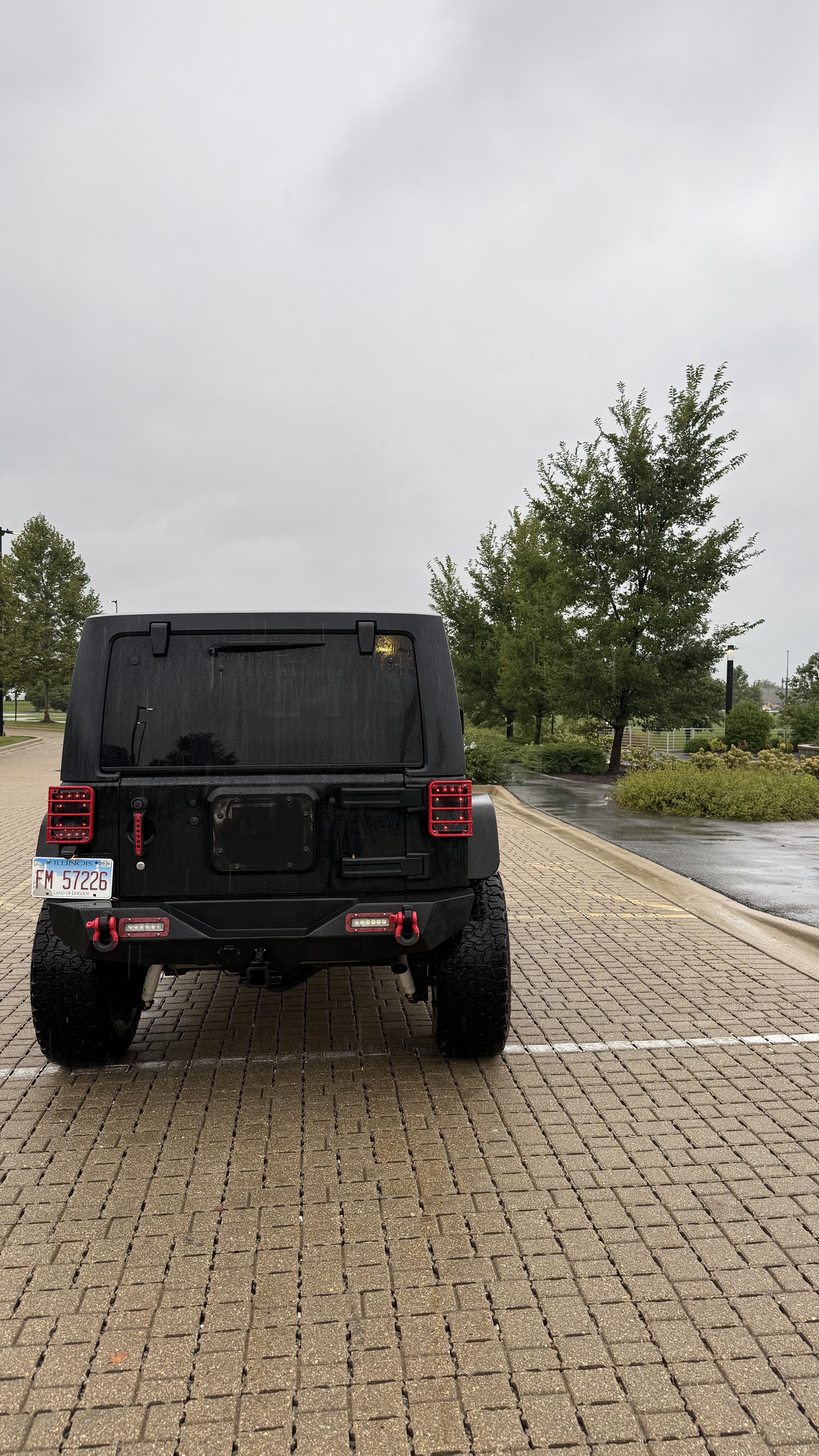 Used 2014 Jeep Wrangler Unlimited Sahara w/ Mopar Chrome Edition Group AWD/4WD image 13