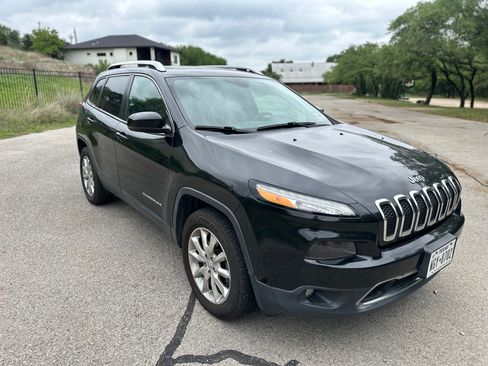 Used 2016 Jeep Cherokee Limited image 2